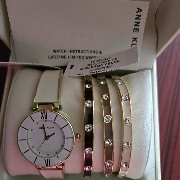Anne Klein Watch & Bracelet set White/Gold - Picture 3 of 5